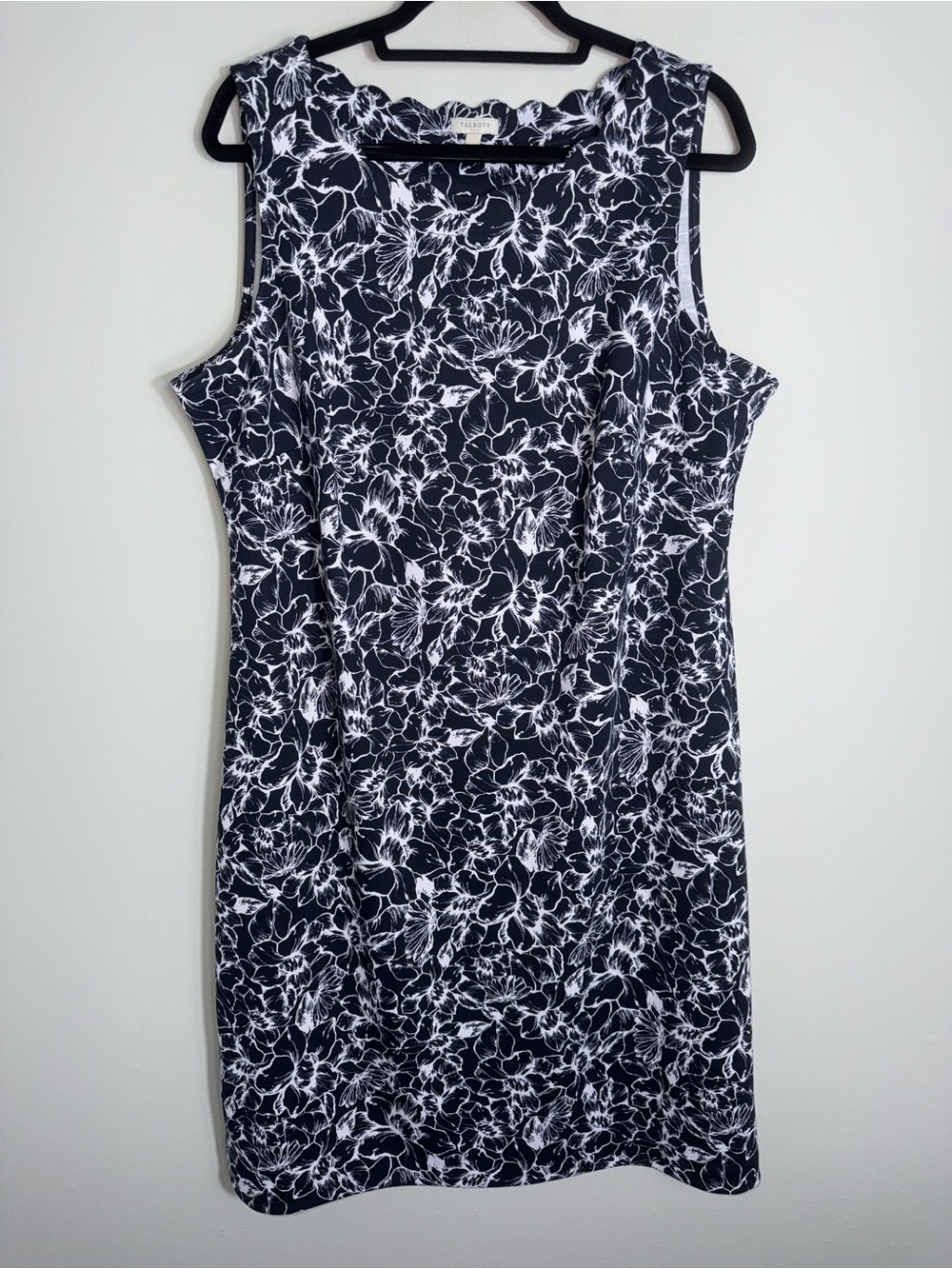 Talbots Sleeveless Midi Shift Dress-Black White Floral-Scalloped Neckline-SZ 1X
